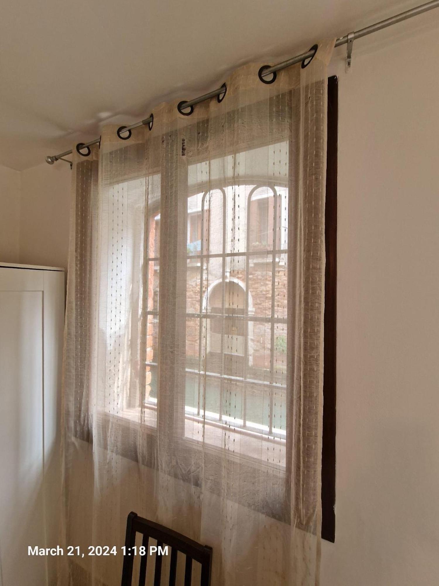 Canal Apartment *
